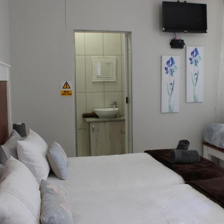 ホテル Tranquility Self Catering Lüderitz エクステリア 写真